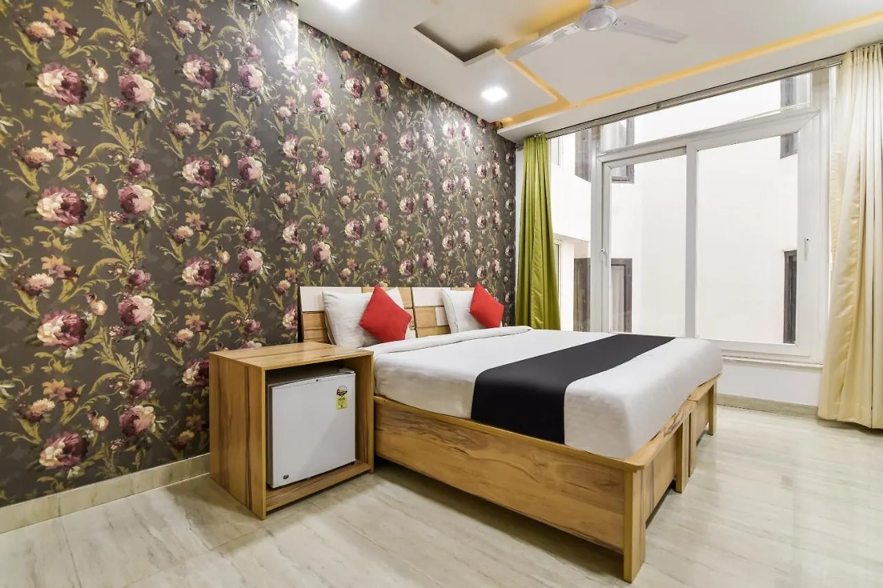Hotel Capital O 30407 Hey Stay Gurgaon