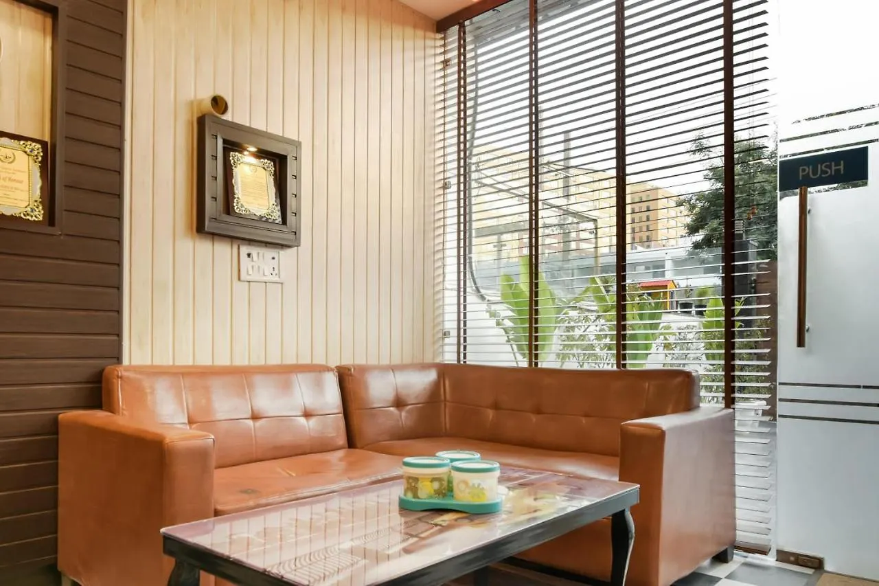 Capital O 30407 Hey Stay Gurgaon Hotel
