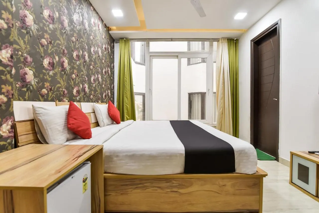 Capital O 30407 Hey Stay Gurgaon 3*,  India